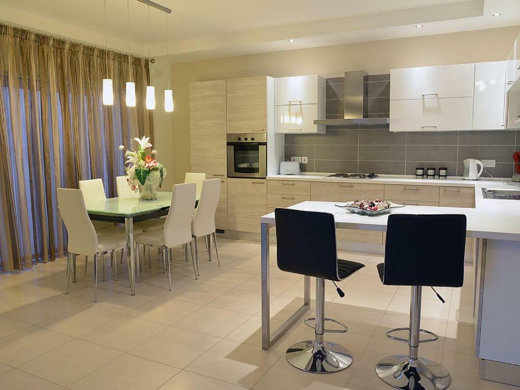 Tas-Sellum Residence Mellieha Bagian luar foto